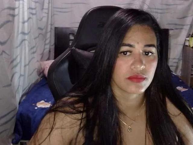 Letty33 on BongaCams