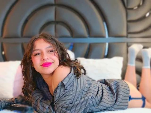 LiaTeylor on BongaCams