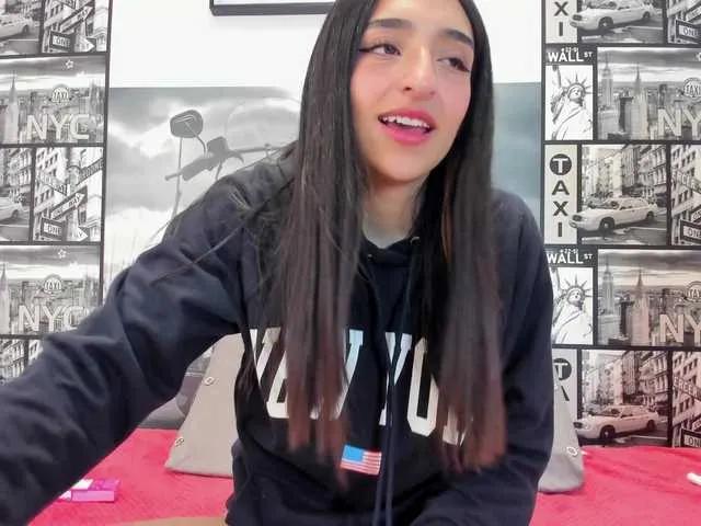 LightHaze — Real chemistry and connection with viewers

Roleplay, passionate kisses, and slow caresses

Generous tips and creative people

Interactive toys and hot challenges

Making fantasies come true and seeing our audience enjoy