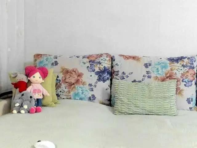 Lisa1225 on BongaCams