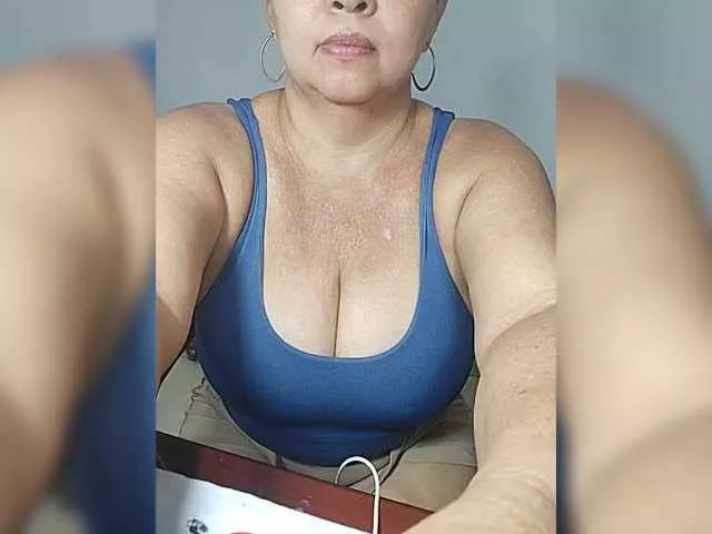 LolytaWOMAN on BongaCams