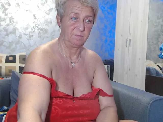 Offline LovePinkLilli on BongaCams