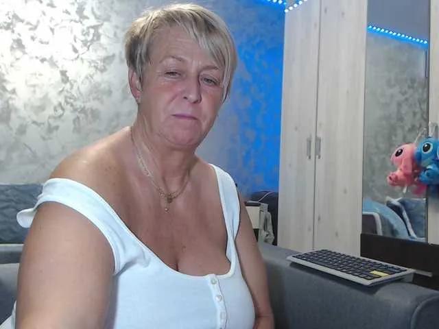 Offline LovePinkLilli on BongaCams