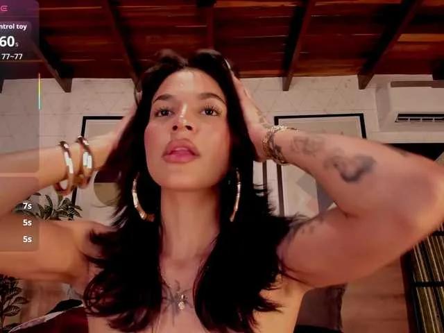 LunaRuso on BongaCams