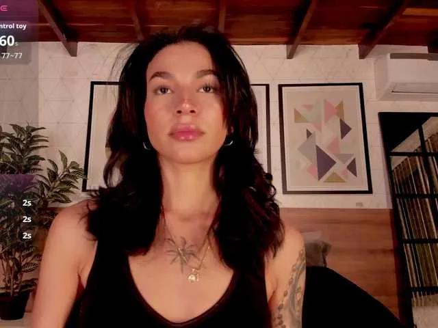 LunaRuso on BongaCams