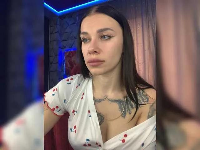 MaidenCrystal on BongaCams