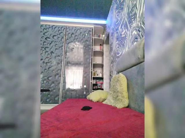 MaidenCrystal on BongaCams