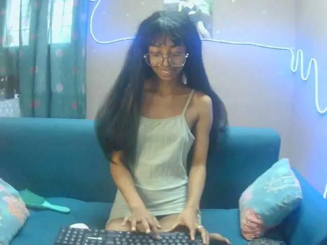 Freechat Marinahgrey on BongaCams