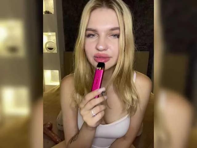 Offline Melaniamyr on BongaCams