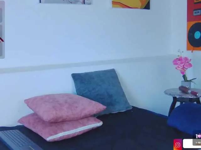 melany-blair on BongaCams