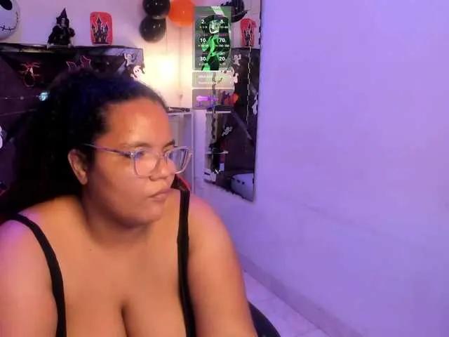 MhiaRey on BongaCams