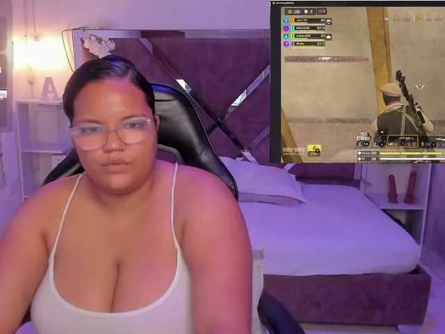 MhiaRey on BongaCams