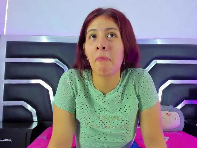 miaqueen021 on BongaCams