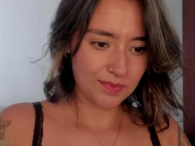 milagrey1 on BongaCams