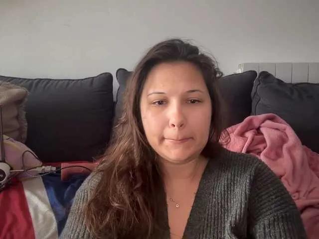 Minettesexy24 on BongaCams