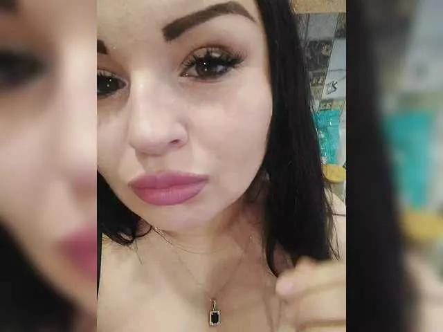 Monica- on BongaCams