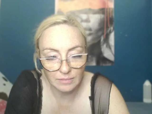 NADINNNE on BongaCams