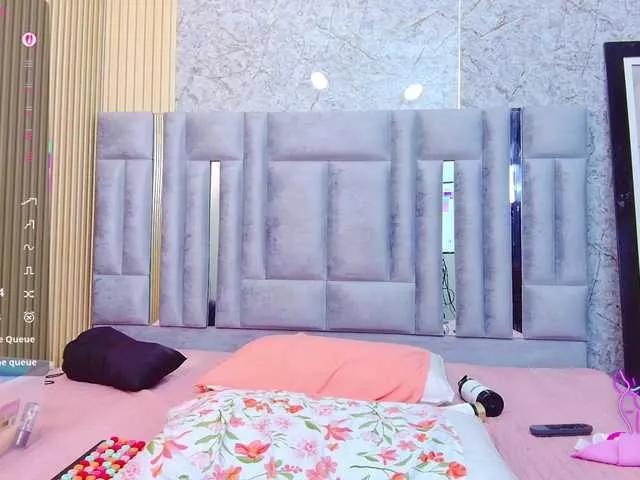 Freechat naughtyebonyy on BongaCams