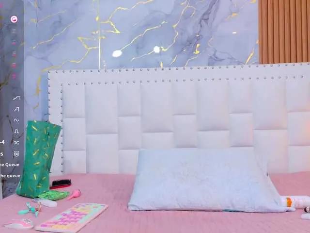 Freechat naughtyebonyy on BongaCams