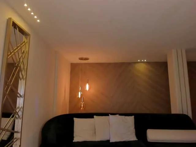 NiaSalvatore on BongaCams