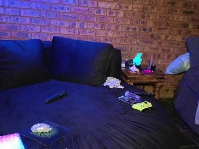 OurJourney on BongaCams