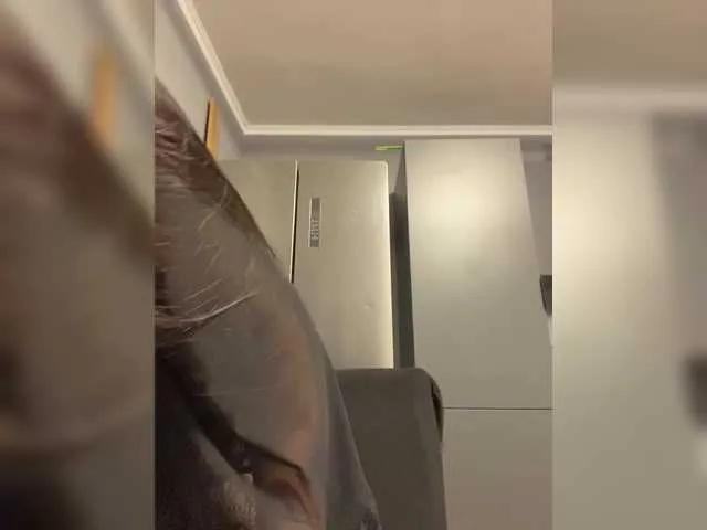 Offline Potifays on BongaCams