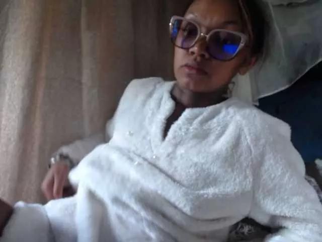 pretty-ass on BongaCams