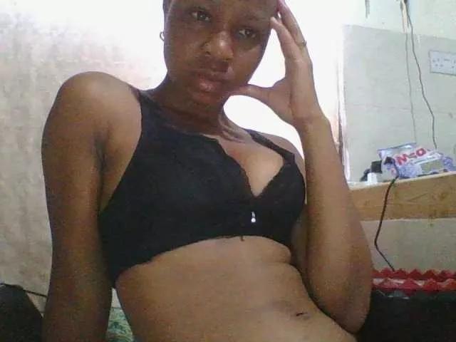 Prettyebony4 on BongaCams