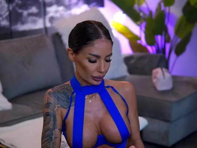 RaquelleVon on BongaCams