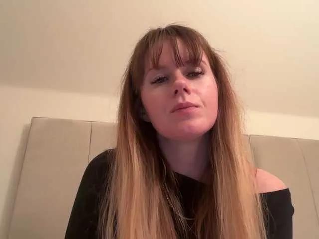 Offline REDHEADROSIE on BongaCams