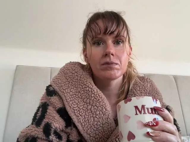 Offline REDHEADROSIE on BongaCams