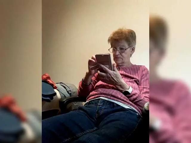 Offline Reife-dame on BongaCams