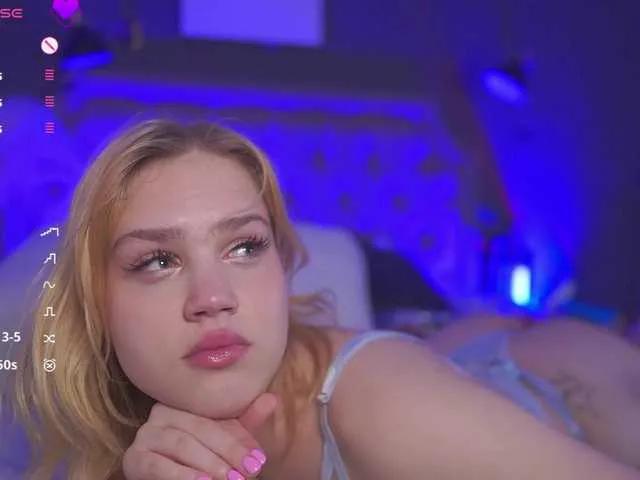 SexyBlondeDoll on BongaCams