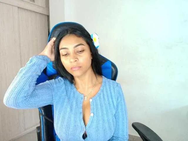 Sophiiaaxx on BongaCams