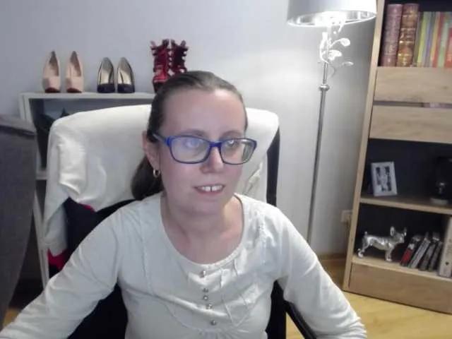 sparkleLizzy on BongaCams