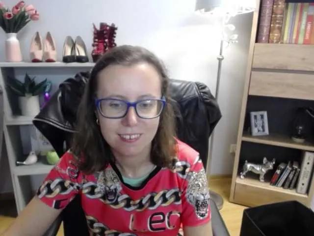 sparkleLizzy on BongaCams