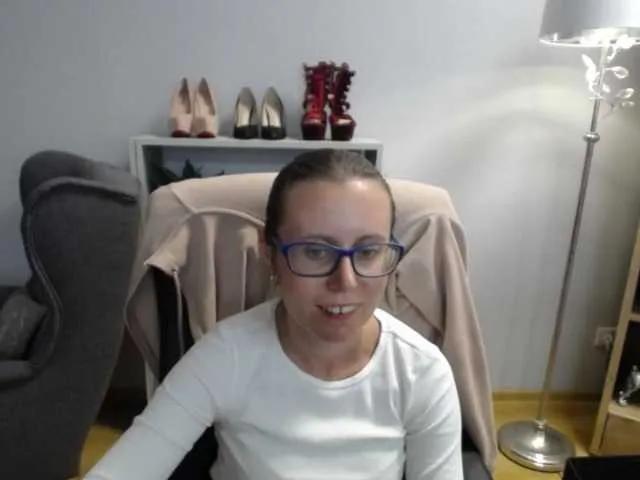 sparkleLizzy on BongaCams