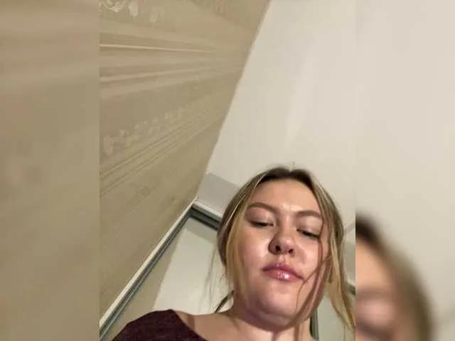Offline SunshineEmma on BongaCams