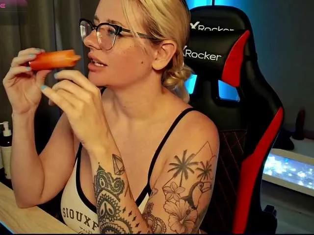 Freechat sweetshyann111 on BongaCams