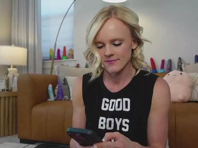 TaylorLove303 on BongaCams