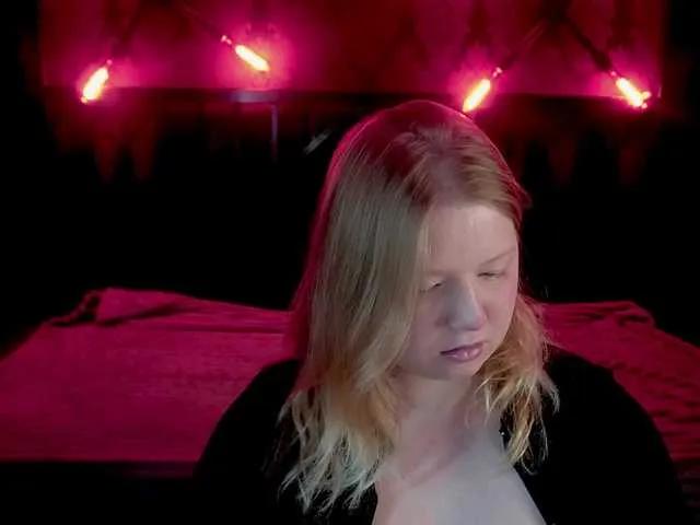 TinkerrBelll on BongaCams