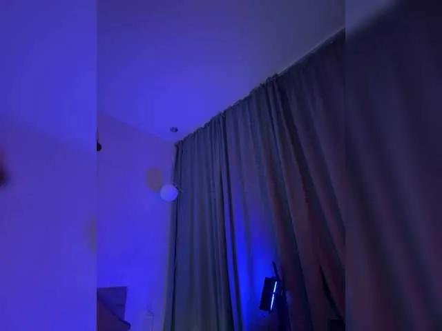 Freechat WhoreMira on BongaCams