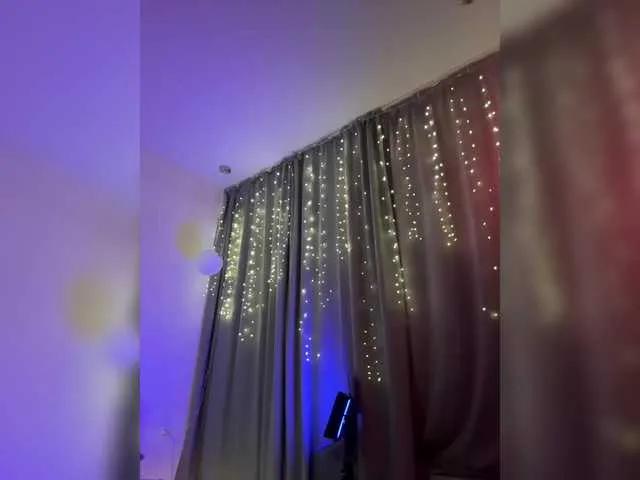 Freechat WhoreMira on BongaCams