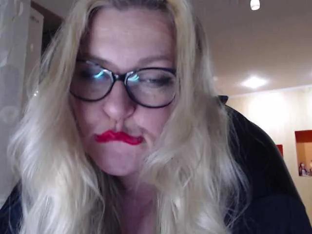 WifeyNusha on BongaCams