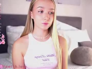 Freechat alodiaacomb on Chaturbate