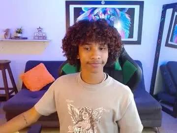 Freechat angell18_ on Chaturbate