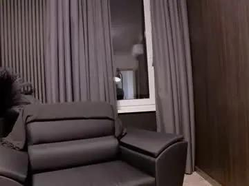 Freechat antoniovalentinidiamond on Chaturbate