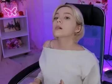 aurorawrenfield on Chaturbate