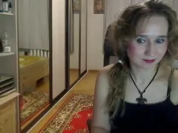 Freechat classyinna on Chaturbate