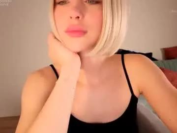 cutieeeeva on Chaturbate